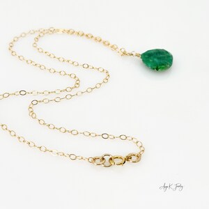 Smaragd Edelstein-Halskette, facettierter Smaragd 14KT Gold gefüllter Tropfen-Anhänger-Halskette, kann Birthstone Schmuck, Geschenk für sie, einzigartiges Schmuck-Geschenk Bild 4