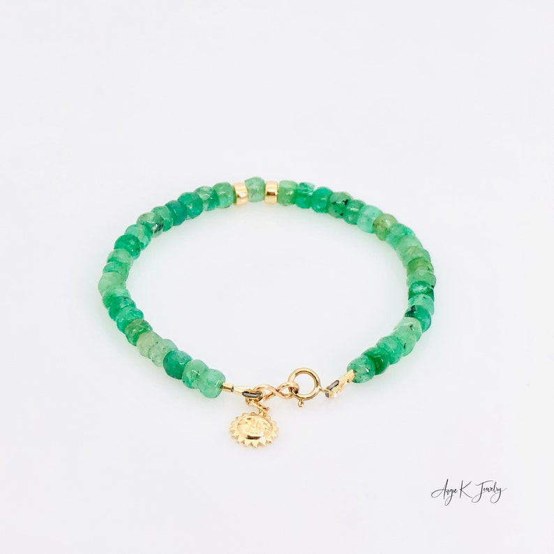 Emerald Bracelet, Emerald 14KT Gold Filled Sun Charm Bracelet, May Birthstone Jewelry, Gemstone Beaded Bracelet, Unique Jewelry Gift for Her 画像 4