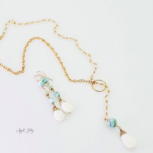 Weißer Opal Lariat Halskette, Weißer Opal und Larimar Lariat Gold Halskette, Multi Edelstein Halskette, Schmuck, Unikat Bild 3