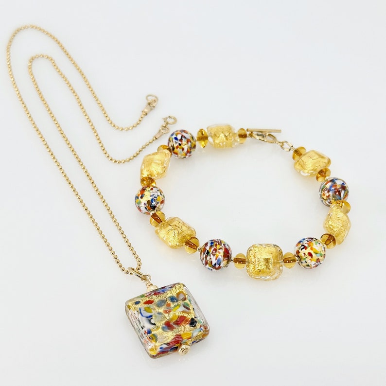 Pendentif Klimt en verre de Murano, collier carré en verre vénitien multicolore rempli d'or 14 carats, bijoux tendance, bijoux d'été, cadeau pour maman image 2