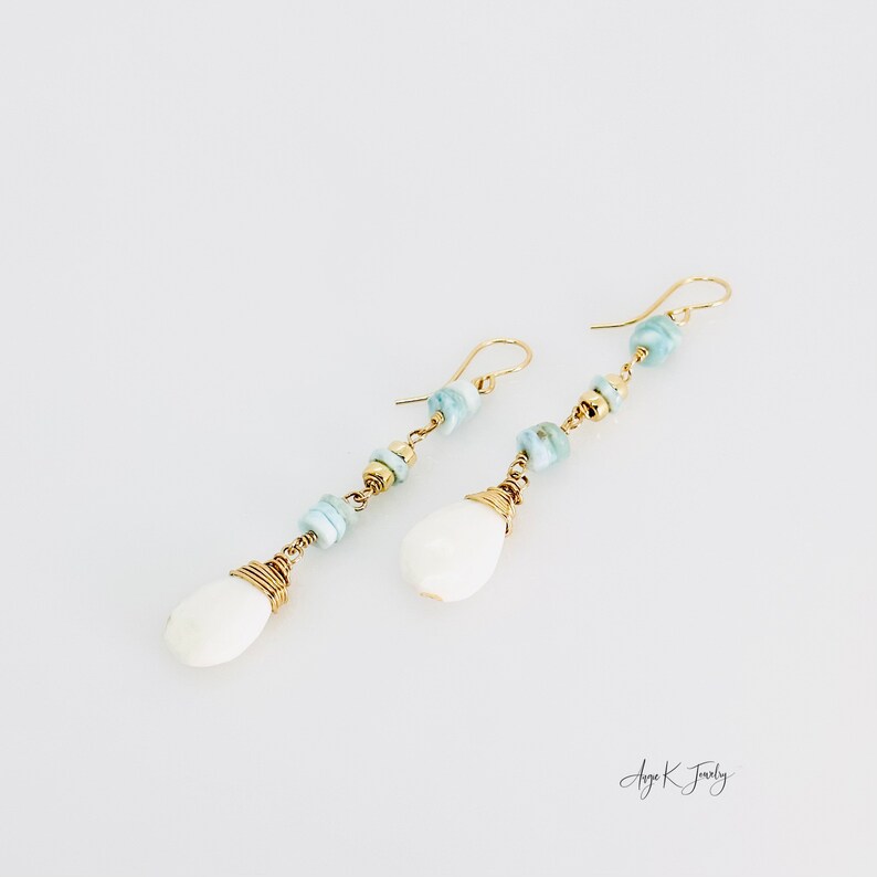 Boucles d'oreilles en opale blanche, boucles d'oreilles en or larimar et opale blanche, longues boucles d'oreilles pendantes, bijoux en pierres précieuses, cadeau significatif pour elle image 9