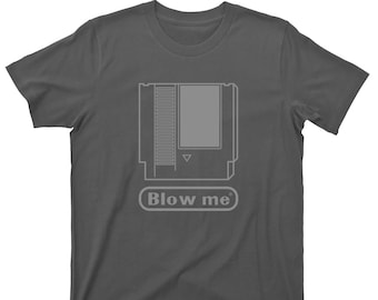 Blow Me T Shirt - Anni '80 anni '90 Vintage Classic Retro Cartuccia Videogiochi Console Systems Graphic TShirt