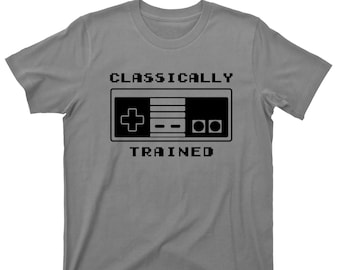 T Shirt classicamente addestrata - Anni '80 anni '90 Vintage Classic Retro Cartuccia Sistemi console per videogiochi TShirt grafico