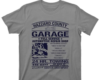 Camiseta de garaje del condado de Hazzard - Dukes Of Hazzard Home Of The General Lee Full Service Automotive Repair Shop Graphic TShirt