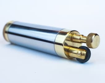 Iskra - VINTAGE Style Flint Lighter | BRASS Stainless STEEL Steampunk Look | Handcrafted & Refillable Fire Starter