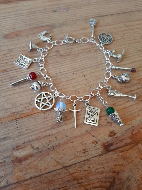 Sorcière Halloween Wicca Silver Charm pour Bracelet traditionnel Dangle Fermoir Homard Sorcière Halloween Wicca Silver Charm pour Bracelet traditionnel Dangle Fermoir Homard