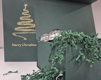 Christmas Gift Box with co-ordinating shredded paper