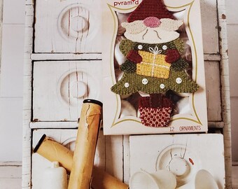 Wool Applique BUTTERMILK BASIN O' Christmas Tree Gnome Ornament