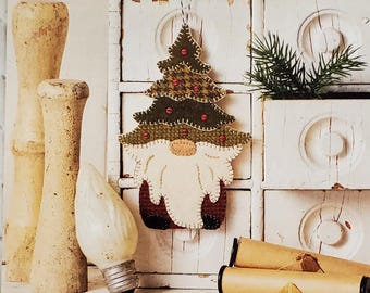 Wool Applique BUTTERMILK BASIN Oh Christmas Gnome Ornament
