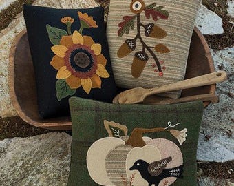Buttermilk Basin Wool Applique Pattern: Fall Acorns, Pumpkin, Crow, Sunflower Designs