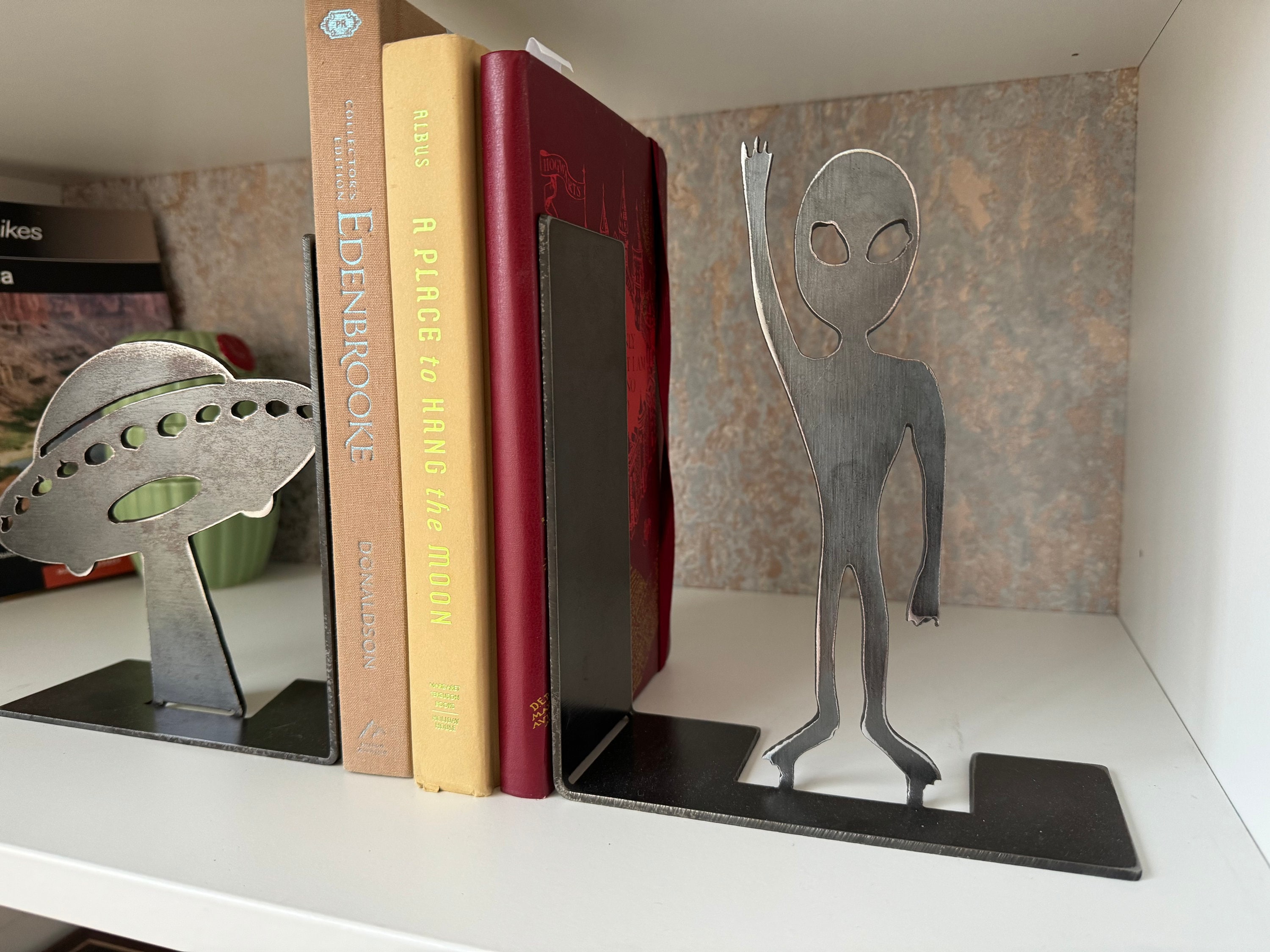 UFO and Alien Bookends - Etsy