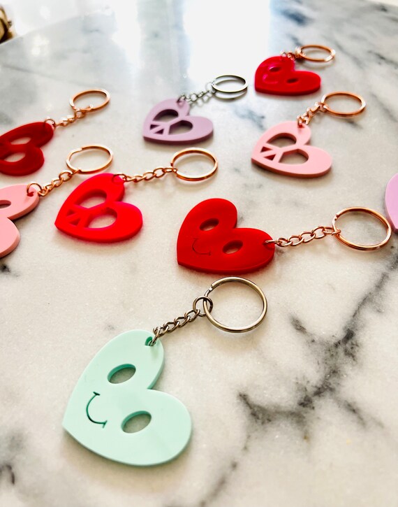 Heart Happy Face Keychain| Keychain Heart, Keychain, Gift, Retro