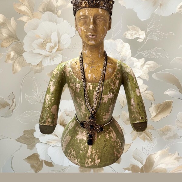 Reproduction vintage style Santos bust