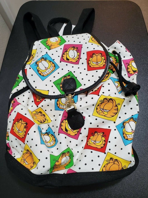 Vintage New Paws Garfield White all over Garfield