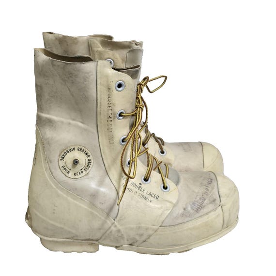 Vintage Mickey Mouse Bunny Arctic Extreme Cold Weather Military Boots Size 9 R NEW Bata Military Mickey Mouse Bunny Boots 9 Extreme Cold  main image 3