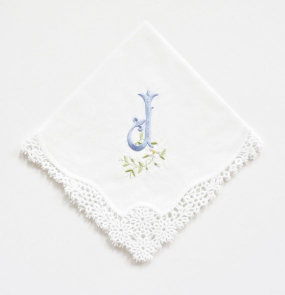 DAISY font design Embroidered Monogrammed Handkerchief, Personalized Custom Handkerchief, Wedding Hankie, linen, Single Letter Monogram