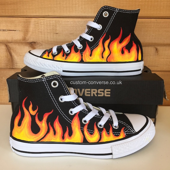 converse avec flammes