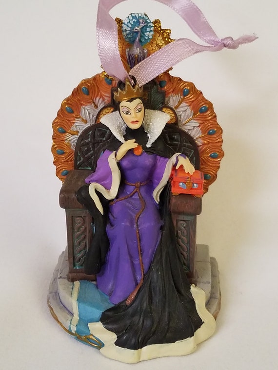 BALL&Chain新品正規品ディズニーコラボEVIL QUEEN (M) Disney Evil Queen From Snow White Sitting on Peacock Throne