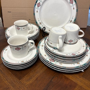 Studio Nova 20 pieces Adirondack Southwestern Dinner ware setting for 4 Vintage Dinner ware Y2201