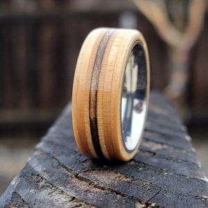 Skateboard Ring With Stainless Steel Comfort Fit Core - Natural Maple Veneer With Black Inner Layer