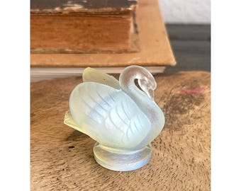 Vintage Sabino Paris France Opalescent Art Glass Swan Figurine Signed 1.5"