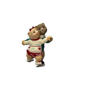 HALLMARK 1992 Keepsake Ornament Ice Skating Bears &quot;Love to Skate&quot;-NO BOX