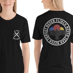 Nevernight doppelseitiges T-Shirt | Never Flinch Shirt | Nevernight T-Shirt | Klinge der Roten Kirche Shirt | Mia Corvere Hemd | Morgengrauen