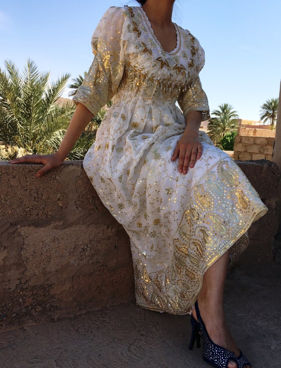 Beautiful rare and unique piece dress -vintage mor