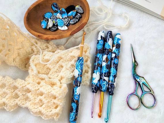 Crochet Hooks Handmade Ergonomic Hooks Stitch Markers Soft Grip