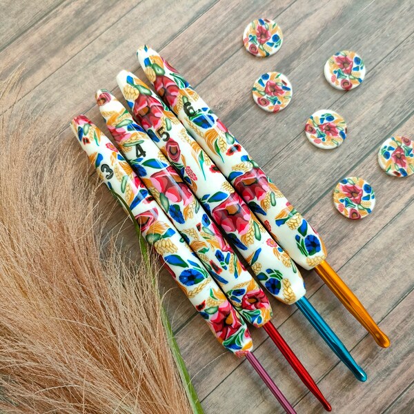 Ergonomic Crochet hooks for arthritis / Polymer clay soft grip handle with poppies and flowers / UK sizes ready to ship