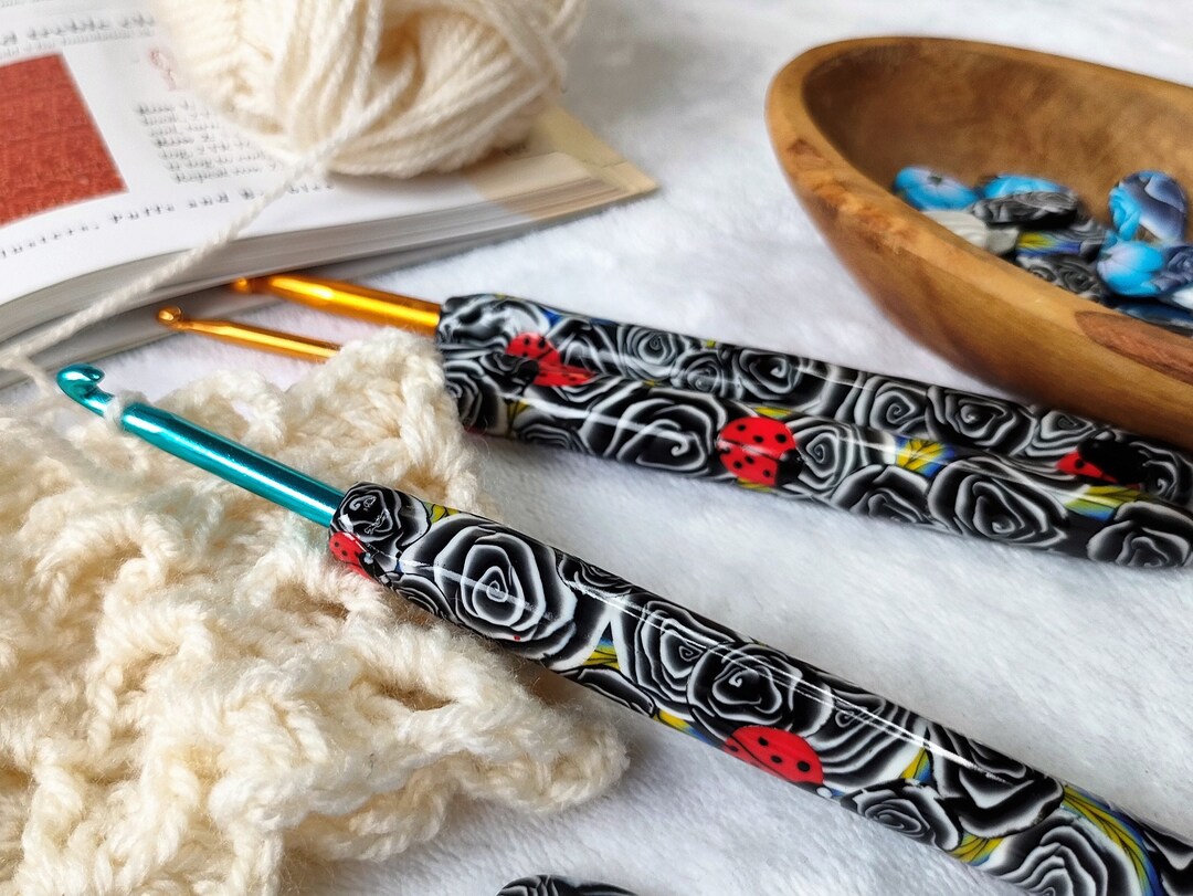 Handmade Crochet hooks Black and white roses Ladybugs Hook Rose stitch ...