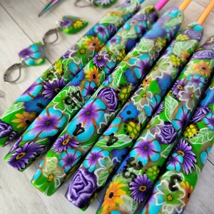 Your Choice of Color and Size Boye Floral Extra Long Length Hook – Happy  Polymer Crochet Hooks
