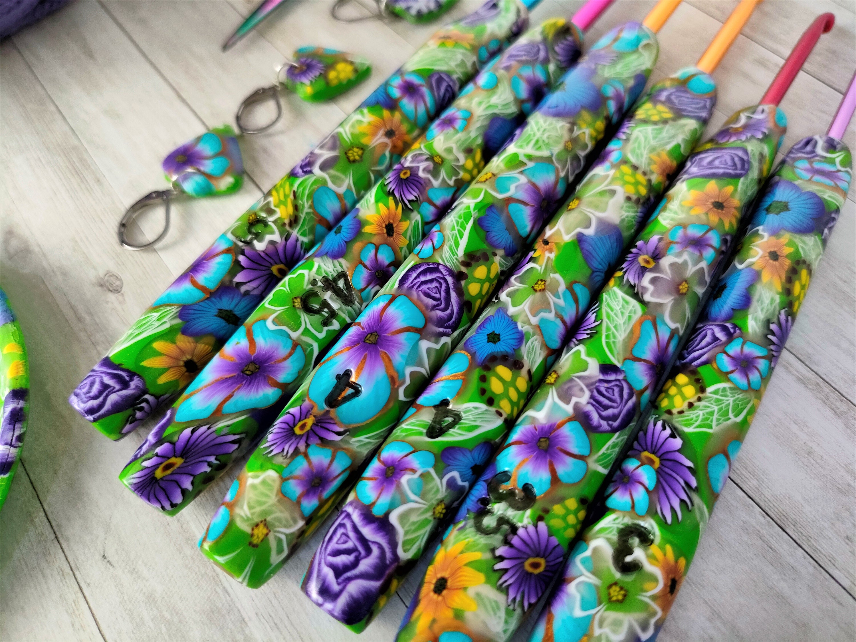 Set of 7 Rainbow Yarn Ball Crochet Hooks, Crochet Hook Set, Polymer Clay Ergonomic  Crochet Hooks 