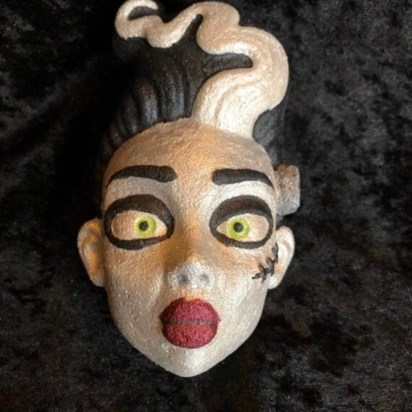 Bride of Frankenstein Bath Bomb