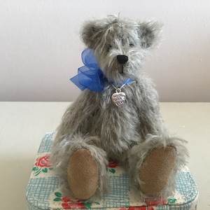 The Newton Handmade Teddy Bears Srebro