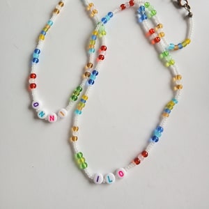 Buchstaben Halskette, Wort Perlenkette, Geschenk für sie, Nachricht Halskette, Bunte Halskette