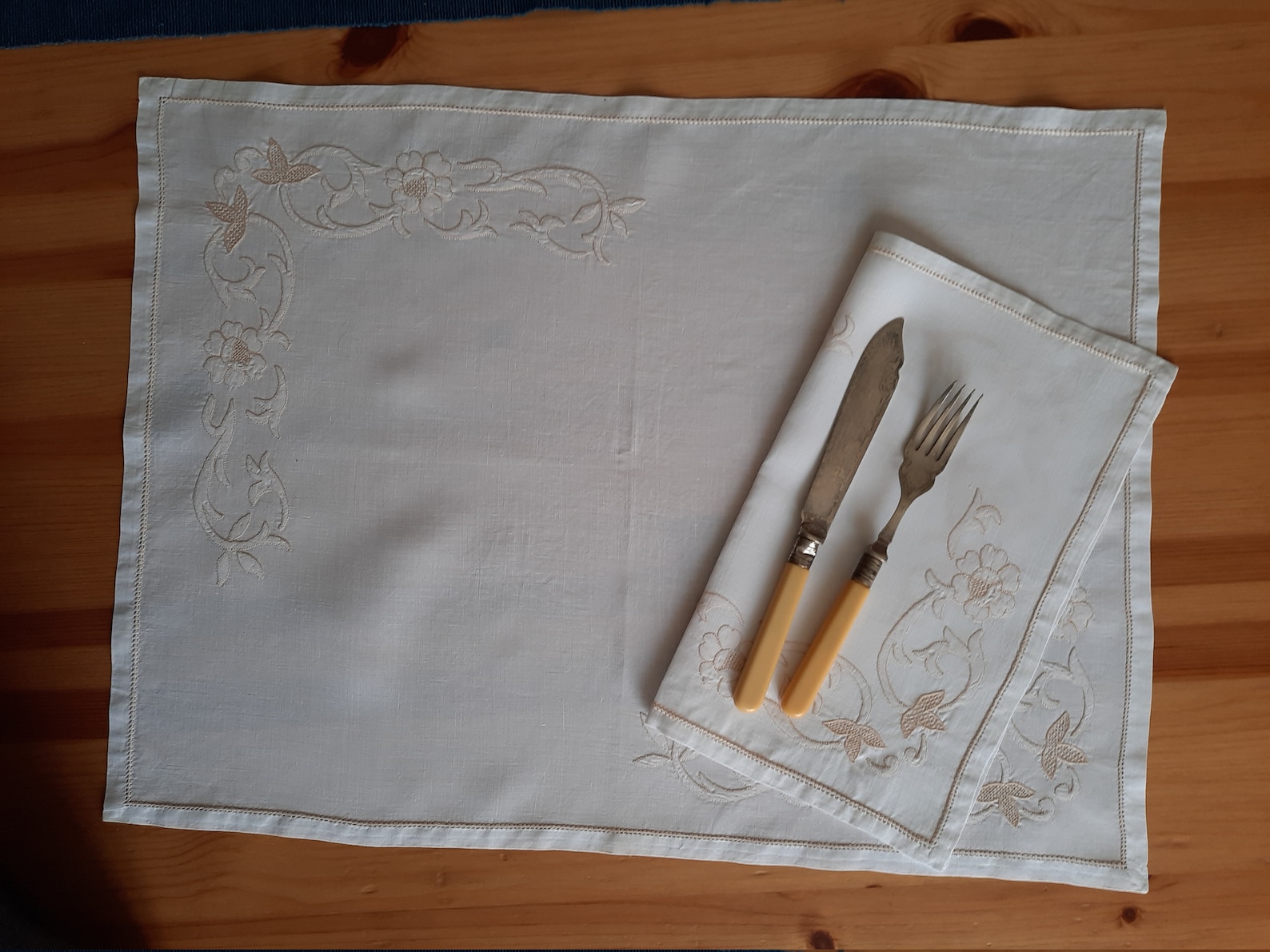 Hand Embroidered Vintage Placemat Etsy Norway