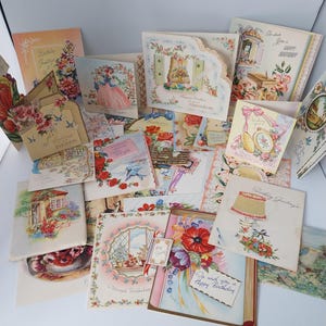 Tarjetas de cumpleaños de los años 50. Colección de 35 tarjetas. Tarjetas de cumpleaños antiguas usadas. Tarjetas originales de los años 50. Perfectas para proyectos de manualidades.