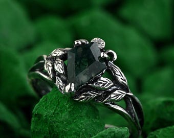 Silver Ring with Green Moss Agate – Natural Magic and Unique Design