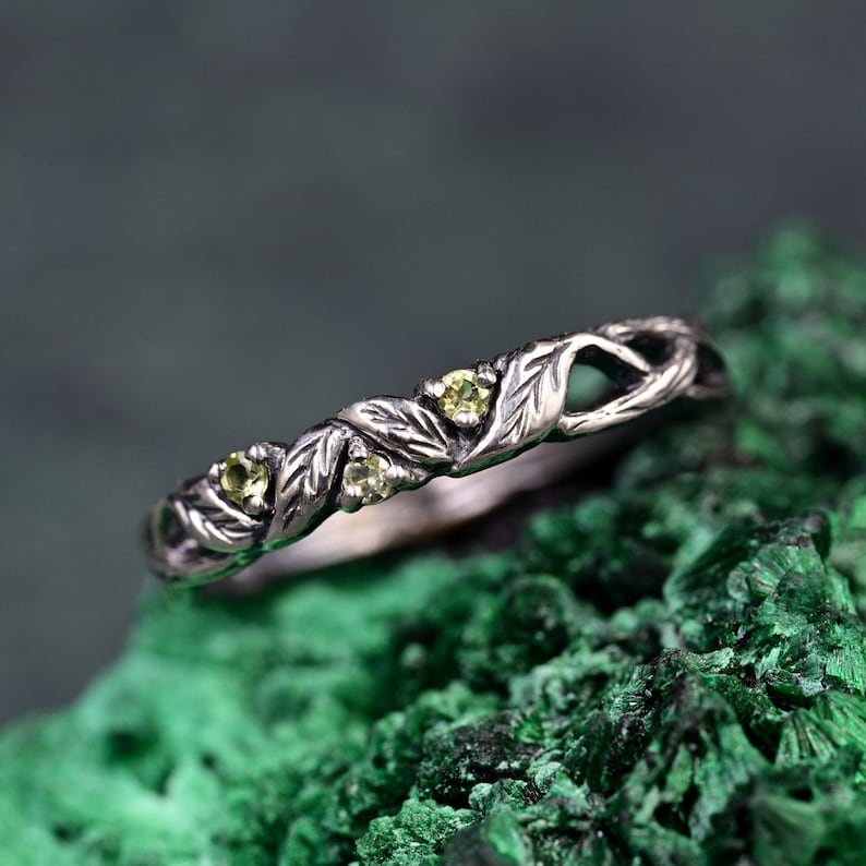 Handcrafted Silver Peridot Ring Nature Inspired, Leaf Detailing, Perfect Anniversary Gift image 7