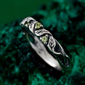 Peridot Engagement Ring, Celtic Wood Texture Wedding Ring, Nature Leaf Branch Ring, Silver Twig Wedding Band, Intertwined Tree Branch Ring