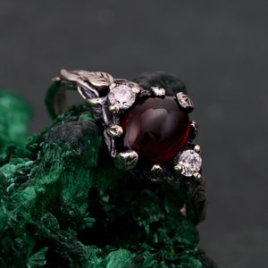 Romantische zilveren band, zilveren Fairycore-bloemenband, Ethereal Fairy Opal-ring, vintage band mystiek bos, unieke zilveren vintage band