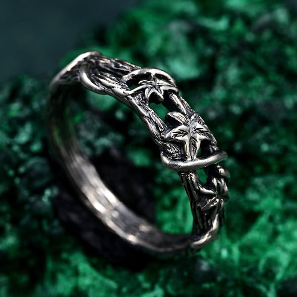 Elegant Silver Leaf Ring, Handcrafted Nature Wedding Band, Unique Botanical Statement Piece