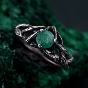 Silver Celtic Elegance, Celtic Emerald Silver Ring, Classic Celtic Ring, Celtic Silver Ornament, Elegant Celtic Ring