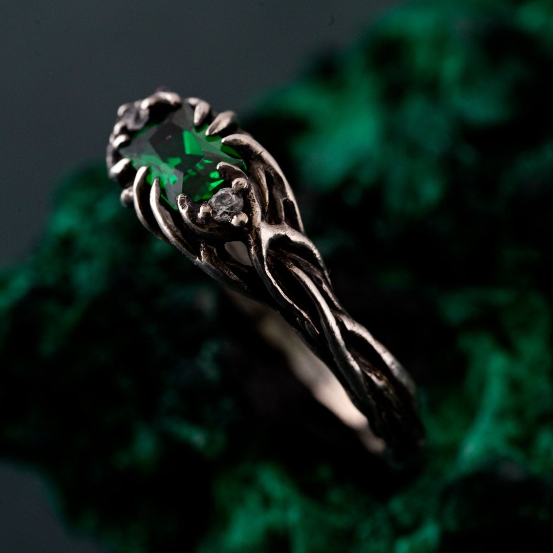 Emerald Elegant Leafy Wedding Band, Luxury Treeinspired Ring