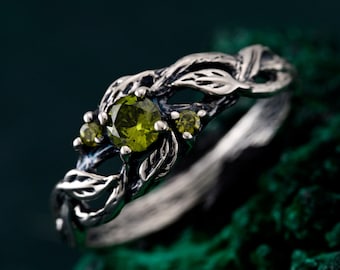 Ring med peridotblad och vinstockar i sterlingsilver — Vigselring