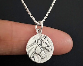 Collar de caballo, colgante de caballo de plata esterlina, colgante con dije de caballo, collar ecuestre, joyería para amantes de los caballos, collar de jinete, regalo para ella