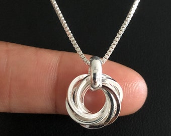 7 Circles Necklace, Sterling Silver 7 Rings Necklace, 70th Birthday Gift, 7 Intertwined Circles, 70th For Mom,  7 Interlinked Rings