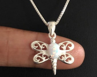Collar de libélula de ópalo blanco, colgante de libélula de plata de ley, colgante de encanto de libélula, joyería de amuleto de buena suerte, joyería de boda nupcial
