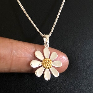 Dainty Daisy Necklace, Sterling Silver Daisy Pendant, Daisy Charm Necklace, Daisy Flower Charm, Bridal Wedding Necklace, Flower Girl Gifts
